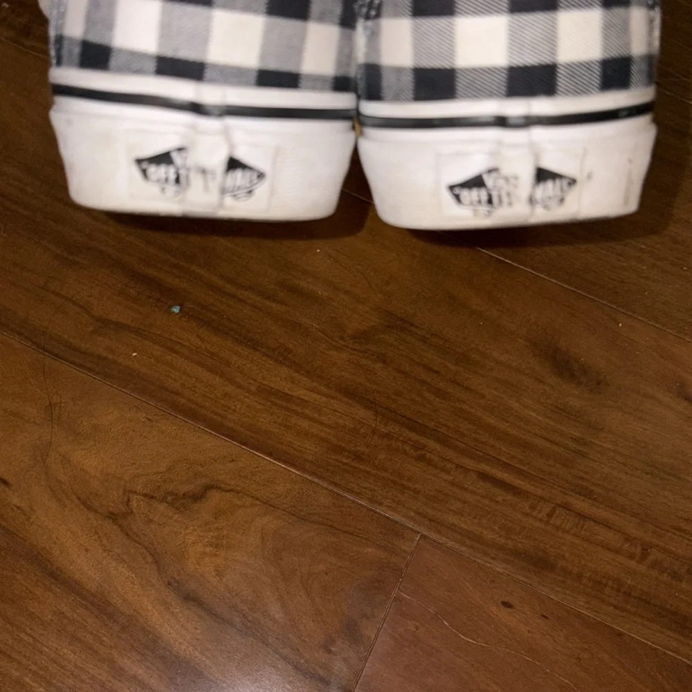 VANS - Picture 5 of 5